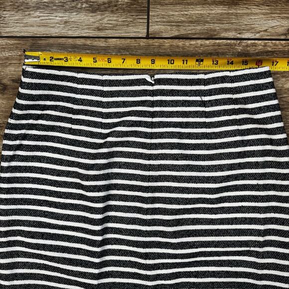 Ann Taylor Skirt Black White Tweed Boucle Striped Casual Career - Picture 3 of 10